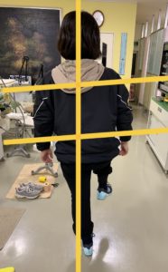 アイ フットケアインソール　左片足立ち　インソール作製後